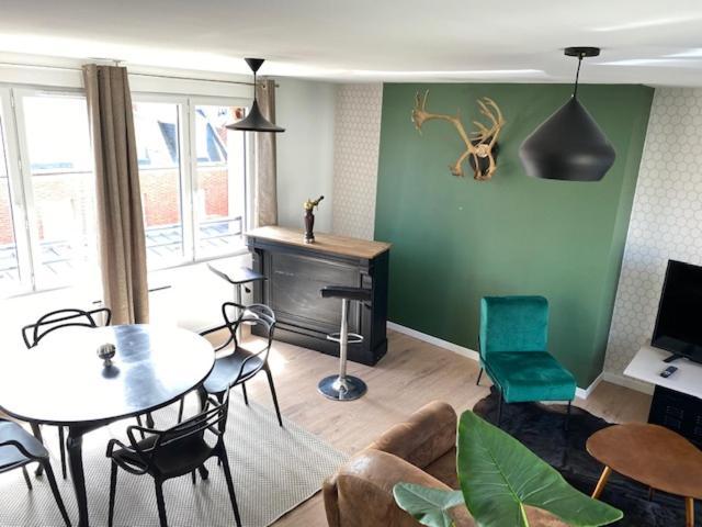 Apartamento Duplex Proche Gare Vue Tour Perret Avec Parking Gratuit Amiens Exterior foto
